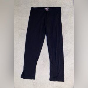 Andrew Scott Capri Leggings- black- size:small